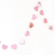 Pink garland in paper hearts